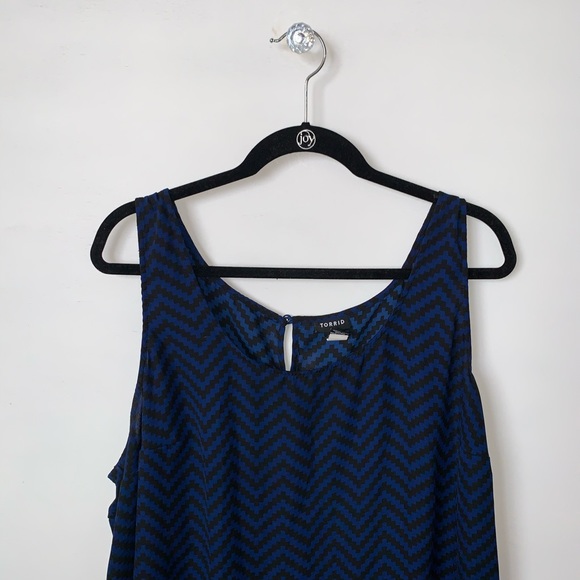 Torrid | Blue & Black Chevron Hi-Low Hem Tank - Picture 3 of 7
